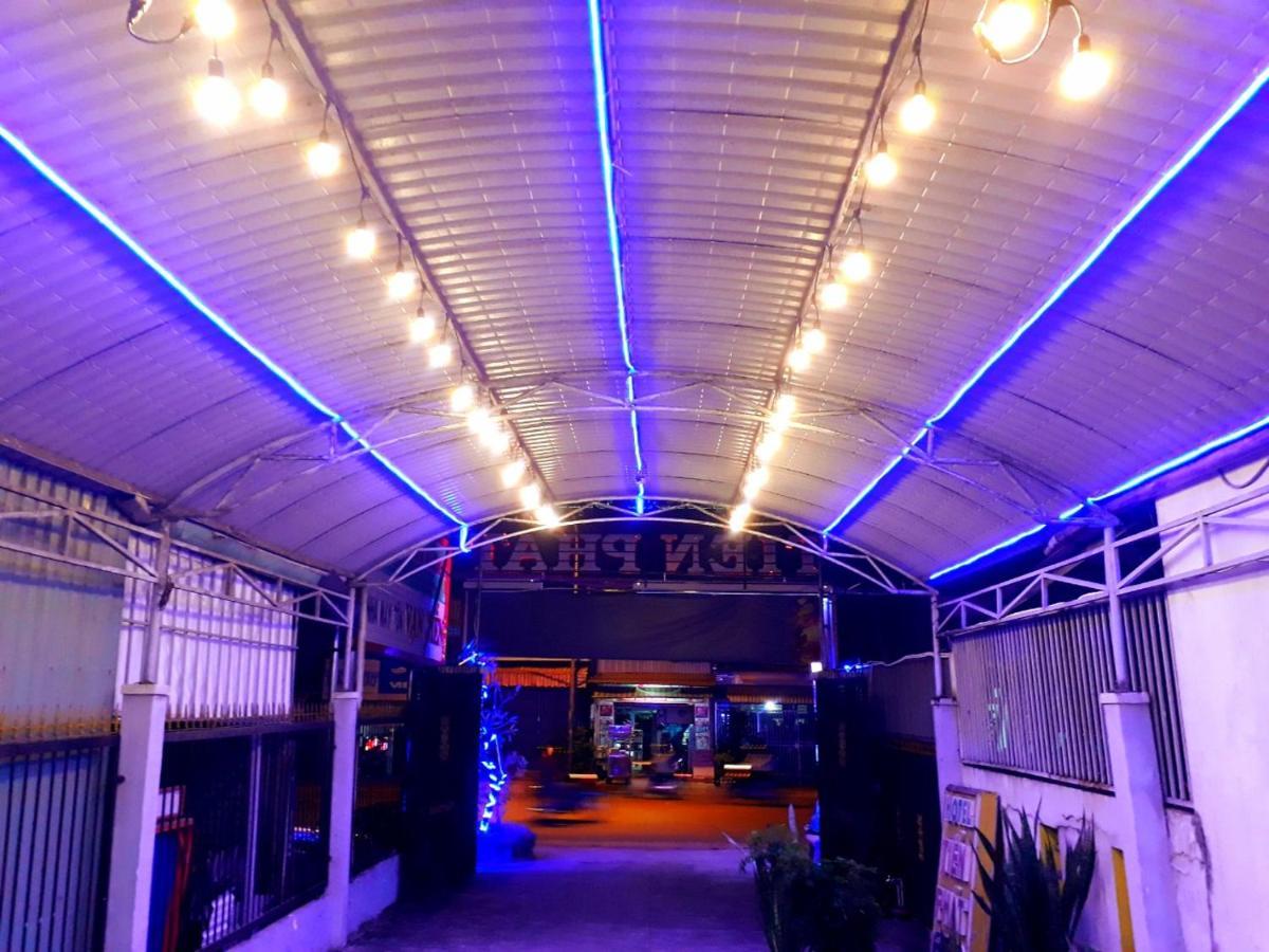 Khach San Tien Phat Ca Mau ภายนอก รูปภาพ